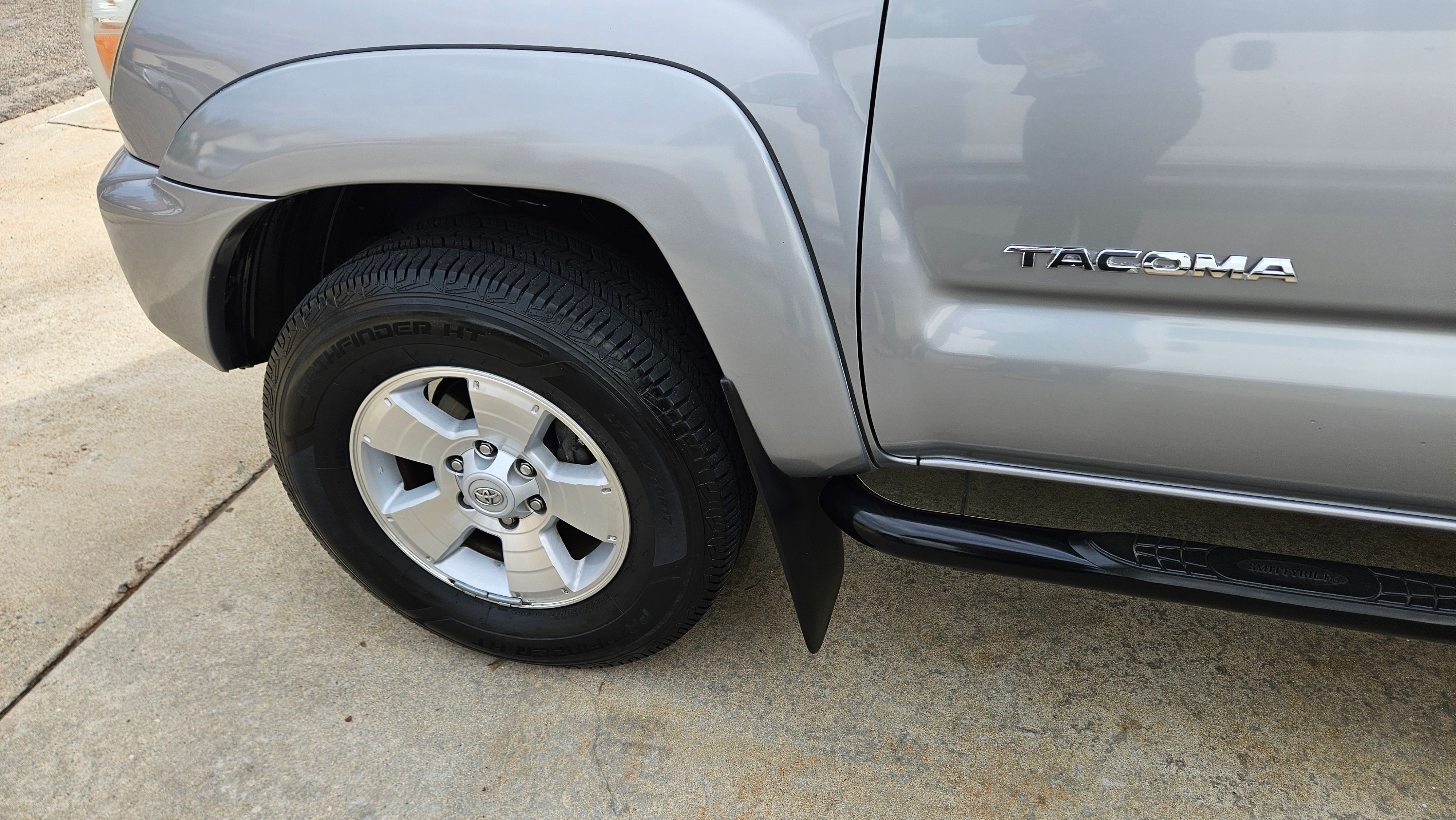 Used 2015 Toyota Tacoma PreRunner w/ TRD Sport Package RWD image 2