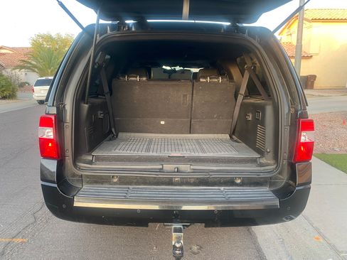 Used 2011 Ford Expedition EL Limited image 2