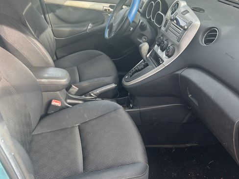 Used 2009 Pontiac Vibe w/ Preferred Package image 18