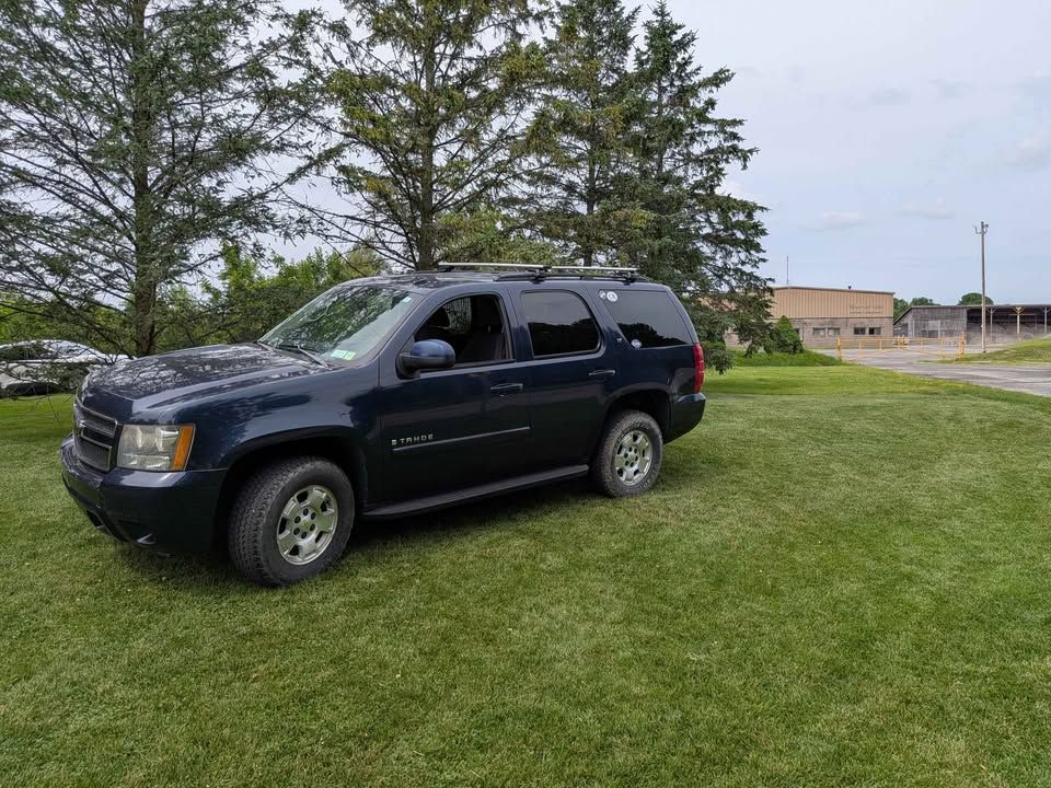Used 2009 Chevrolet Tahoe LT w/ Convenience Package AWD/4WD image 9