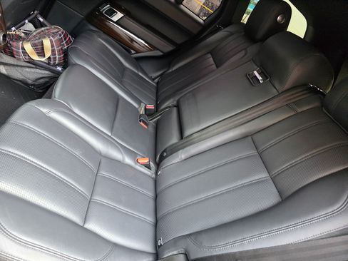 Used 2014 Land Rover Range Rover Supercharged image 12