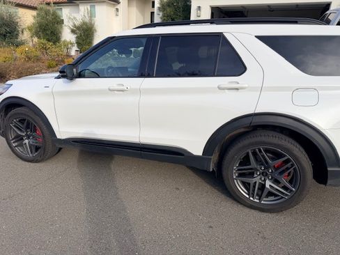 Used 2025 Ford Explorer ST-Line w/ Premium Package image 1