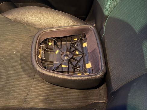 Used 2011 Kia Sorento EX image 12