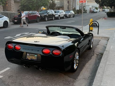Used 2002 Chevrolet Corvette Convertible w/ Preferred Equipment Group2 RWD image 4