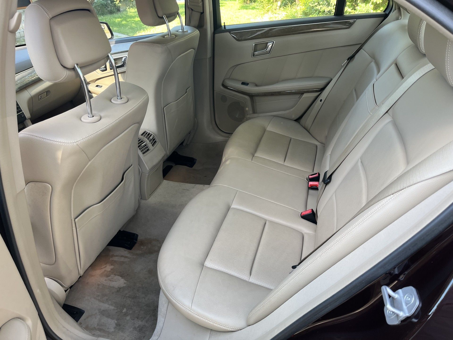 Used 2011 Mercedes-Benz E 350 4MATIC Sedan image 8
