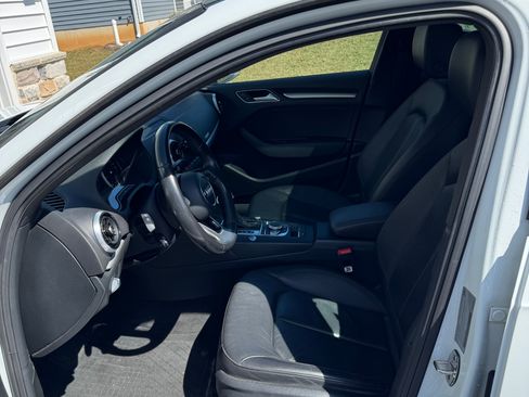 Used 2017 Audi A3 e-tron Premium image 5