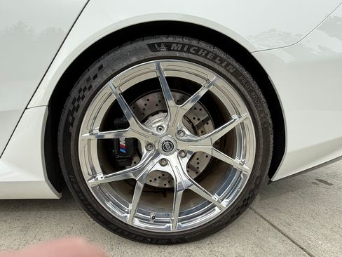 Used 2025 BMW M5 w/ Carbon Package image 6