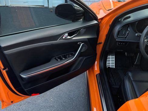 Used 2019 Kia Stinger GTS image 8