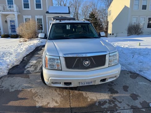 Used 2004 Cadillac Escalade ESV Platinum image 20