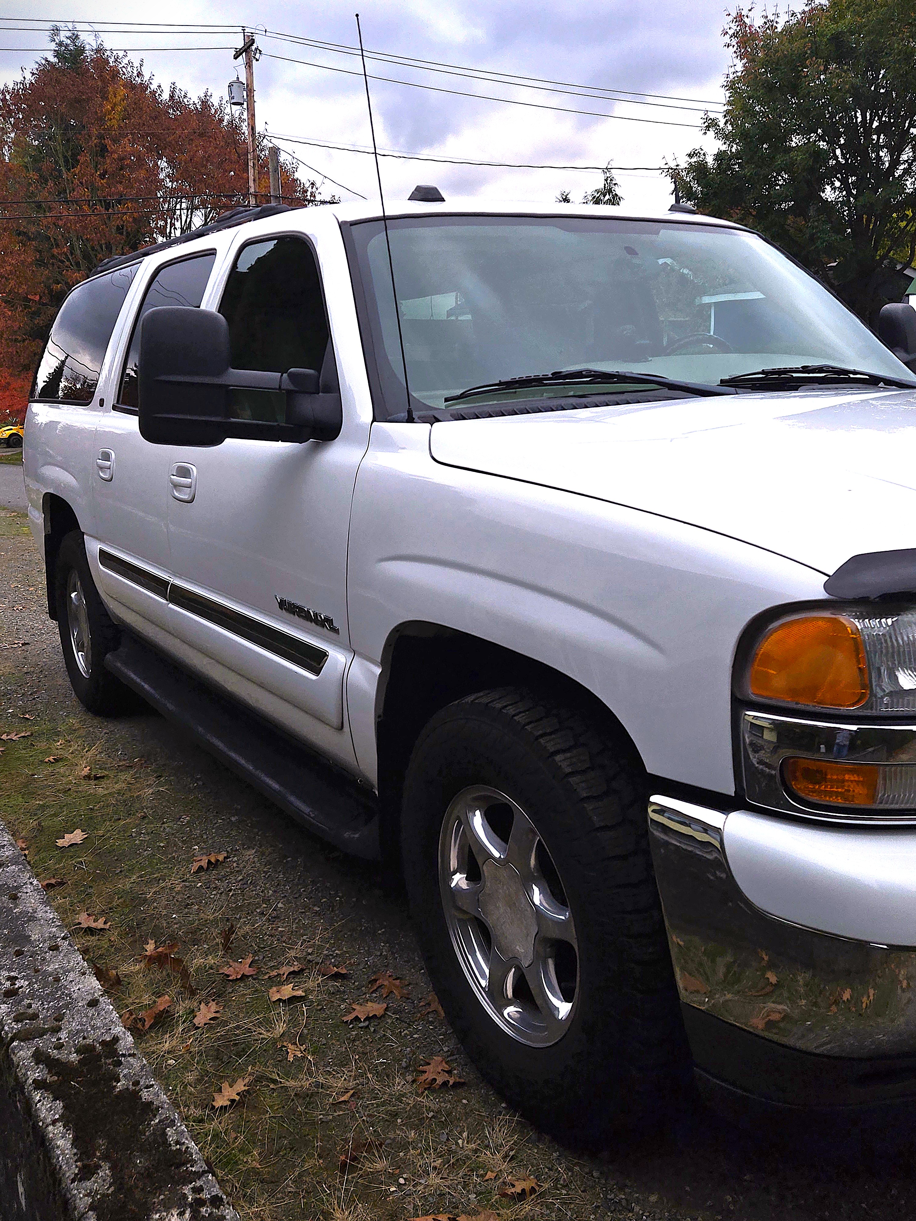 Used 2005 GMC Yukon XL SLT w/ SLT Preferred Equipment Group AWD/4WD image 6