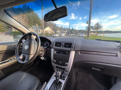 Used 2010 Mercury Milan Premier image 9