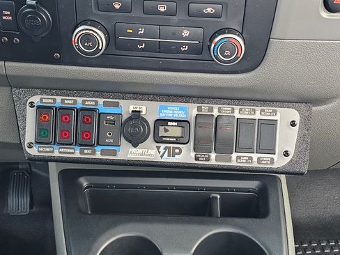 Used 2016 Nissan NV 3500 SV w/ Technology Package image 12