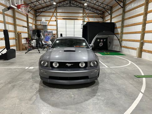 Used 2006 Ford Mustang GT Premium image 2