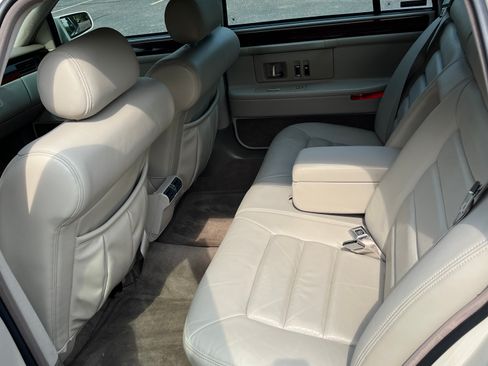 Used 1996 Cadillac De Ville Sedan FWD image 17