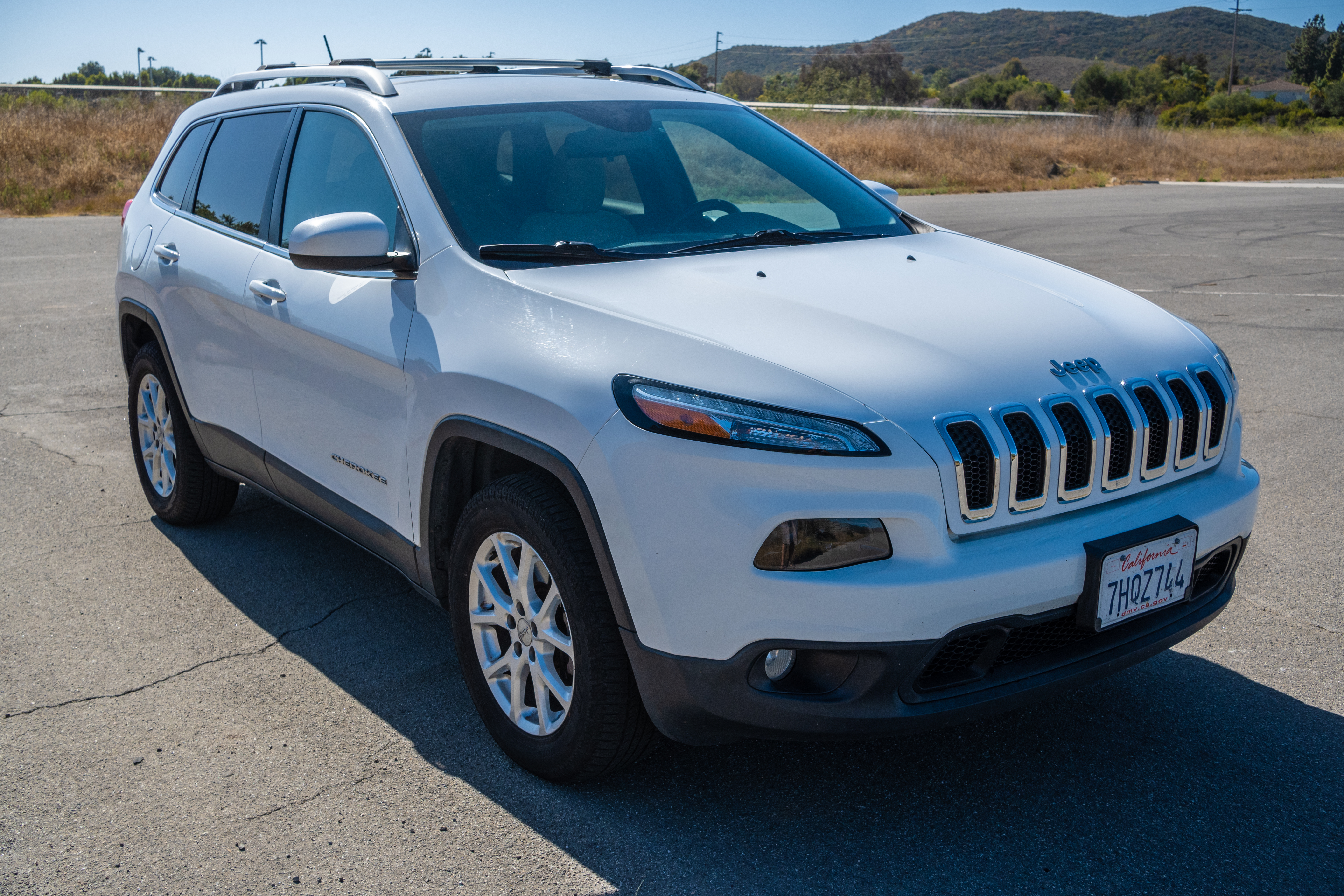 Used 2015 Jeep Cherokee Latitude AWD/4WD image 4