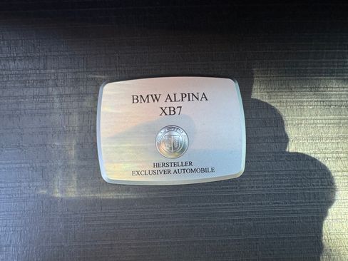 Used 2022 BMW ALPINA XB7 image 12