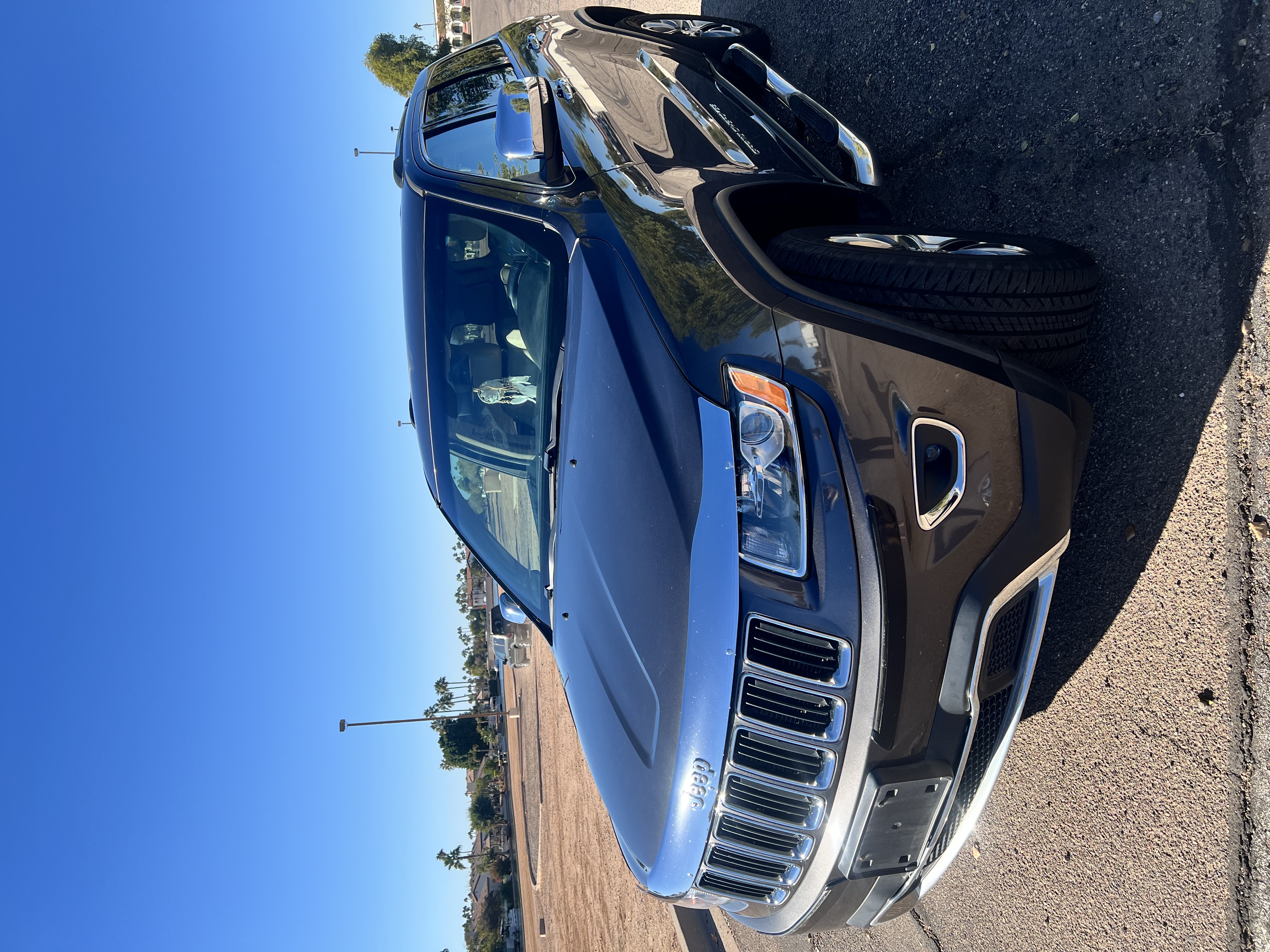 Used 2015 Jeep Grand Cherokee Limited w/ Trailer Tow Group IV AWD/4WD image 1