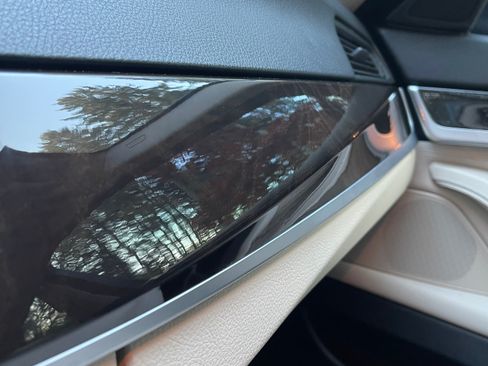 Used 2012 BMW 528i xDrive Sedan AWD/4WD image 11