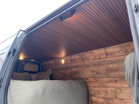Used 2021 Mercedes-Benz Sprinter 2500 image 15