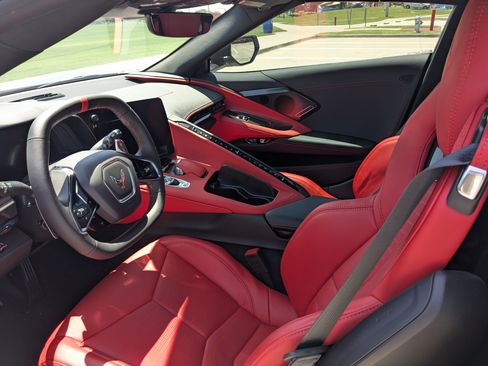 Used 2024 Chevrolet Corvette Stingray Preferred Conv w/ Z51 Performance Package image 5