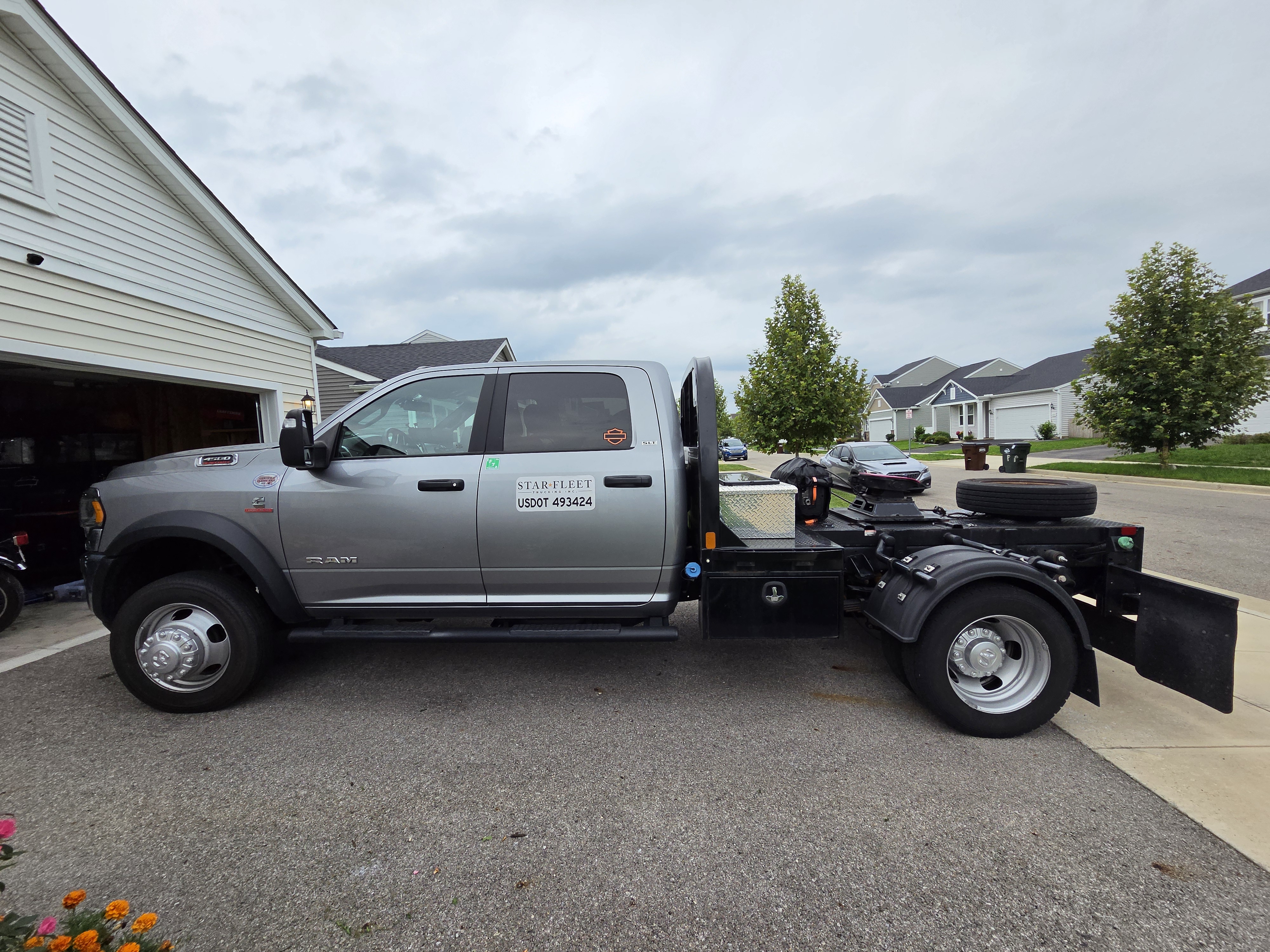 Used 2024 RAM 4500 SLT w/ Quick Order Package 2YG SLT AWD/4WD image 5