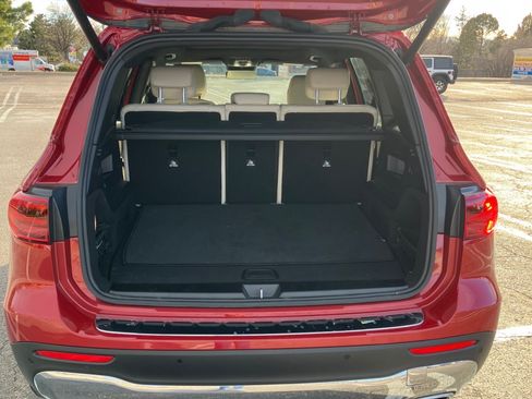 Used 2024 Mercedes-Benz GLB 250 4MATIC image 4