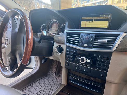 Used 2010 Mercedes-Benz E 350 Sedan image 13