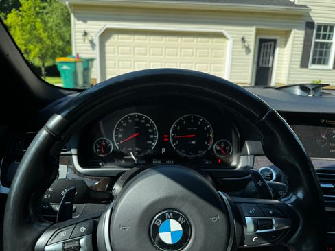 Used 2015 BMW M5 RWD image 13