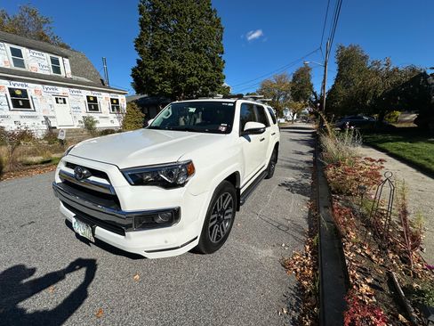 Used 2018 Toyota 4Runner Limited image 6