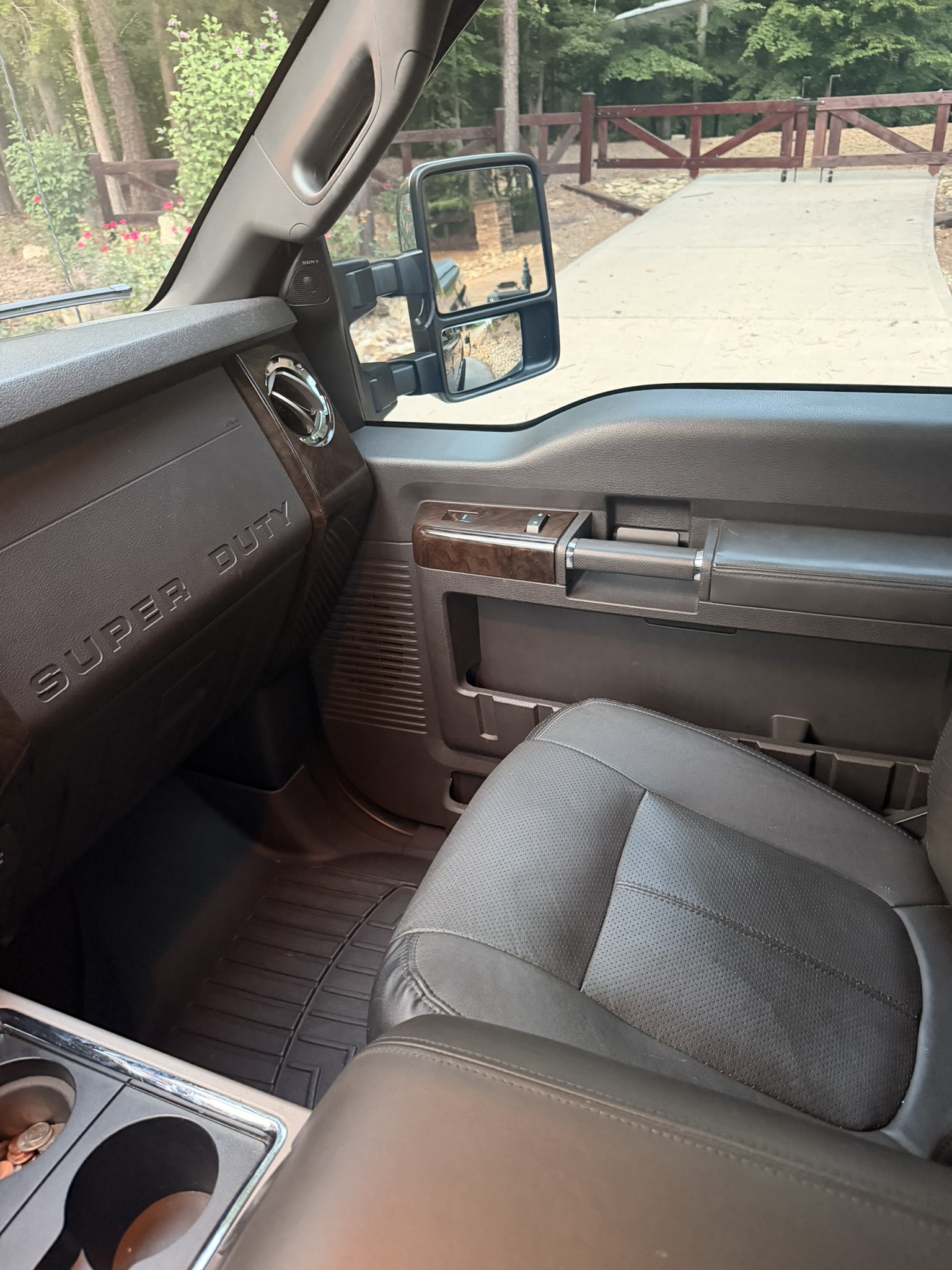 Used 2015 Ford F350 Platinum AWD/4WD image 14