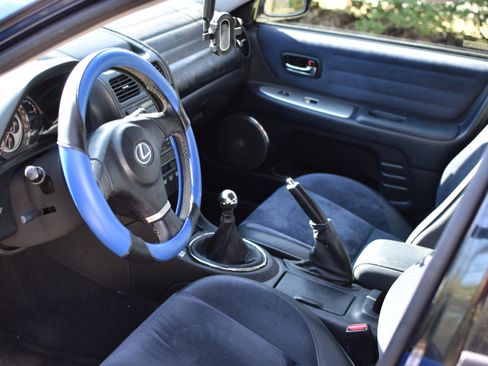 Used 2004 Lexus IS 300 image 4