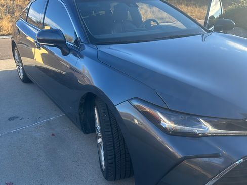 Used 2019 Toyota Avalon Limited image 8