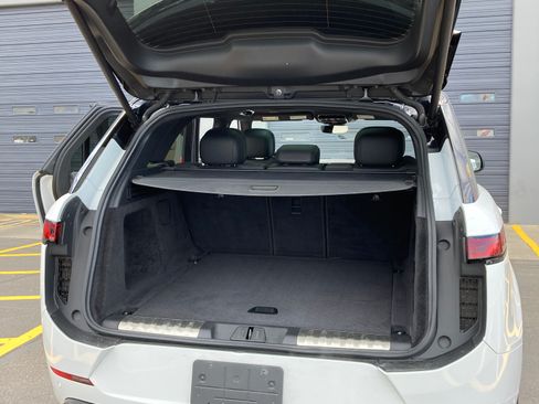 Used 2023 Land Rover Range Rover Sport SE Dynamic image 21