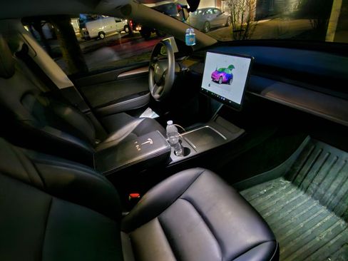 Used 2023 Tesla Model Y Long Range image 13