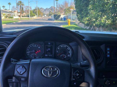 Used 2019 Toyota Tacoma SR image 11