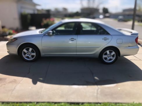 Used 2004 Toyota Camry SE image 9