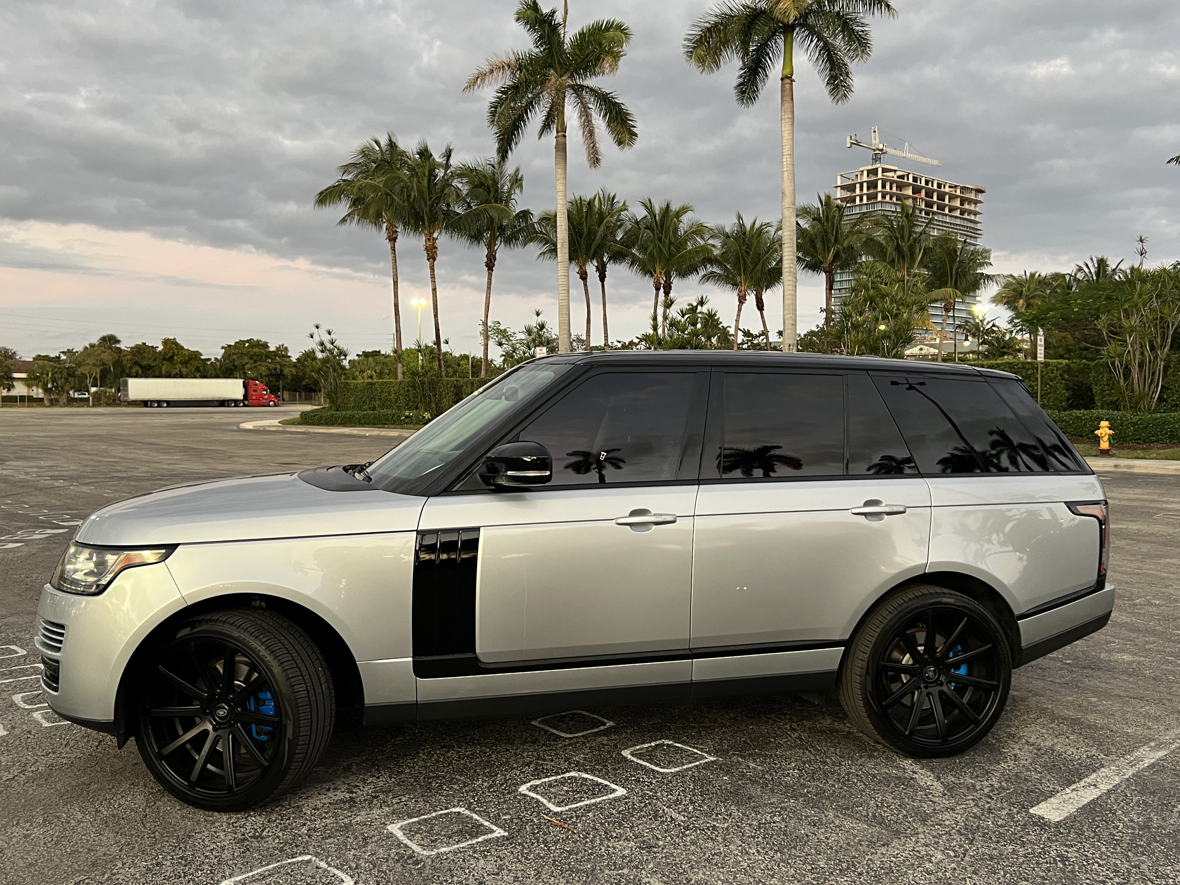 Used 2014 Land Rover Range Rover HSE AWD/4WD image 5