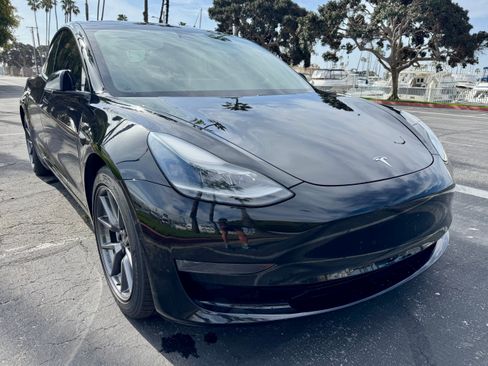 Used 2021 Tesla Model 3 Standard Range Plus image 1