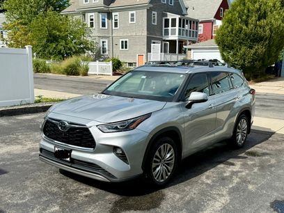 Used 2022 Toyota Highlander Platinum