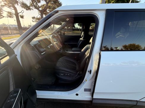 Used 2023 Rivian R1T Adventure image 2