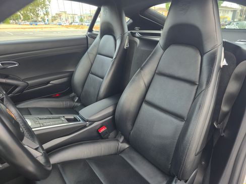 Used 2019 Porsche 718 Cayman image 15