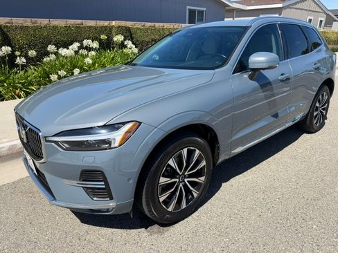 Used 2023 Volvo XC60 B5 Plus w/ Climate Package FWD image 2