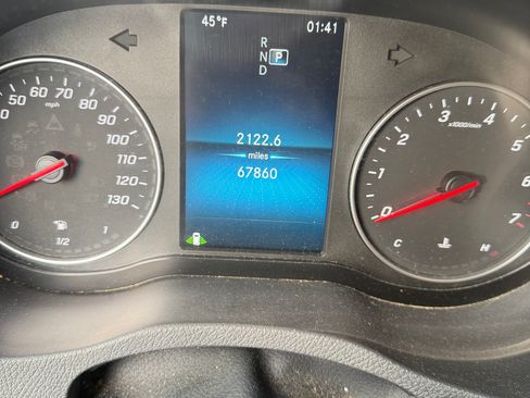 Used 2022 Mercedes-Benz Sprinter 2500 image 11