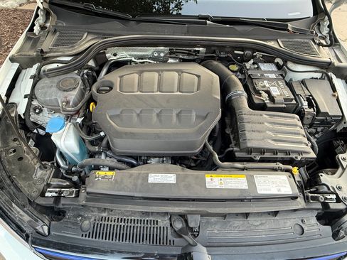 Used 2024 Volkswagen Golf R AWD/4WD image 10