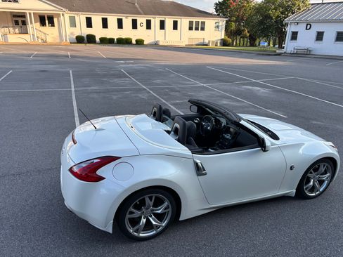 Used 2012 Nissan 370Z Touring w/ Sport Pkg RWD image 22