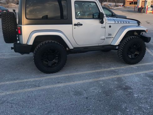 Used 2011 Jeep Wrangler Sahara w/ Dual Top Group image 7