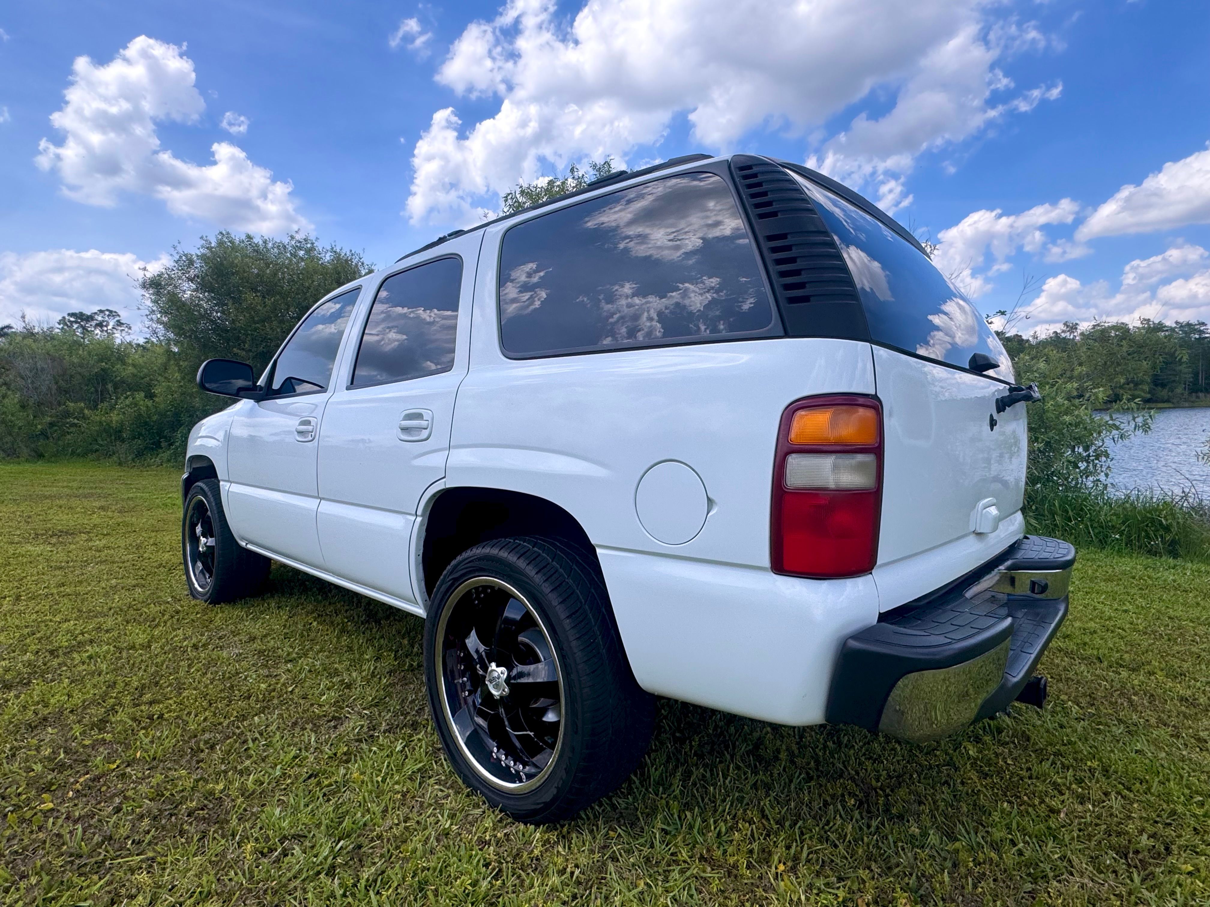 Used 2005 GMC Yukon SLT w/ SLT Preferred Equipment Group RWD image 12
