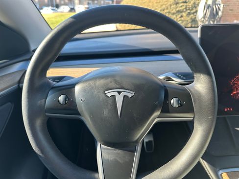 Used 2023 Tesla Model Y Long Range image 8