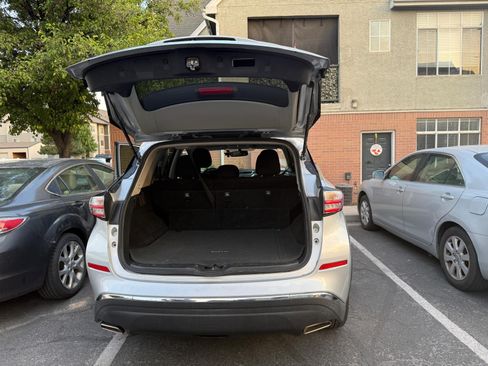 Used 2018 Nissan Murano SV FWD image 5