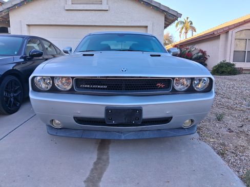 Used 2010 Dodge Challenger R/T image 2